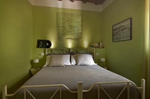 Cozy 1-Bedroom Apartment with Balcony in Florence Historic Center