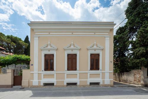 Budova, v ktorej sa vila nachádza