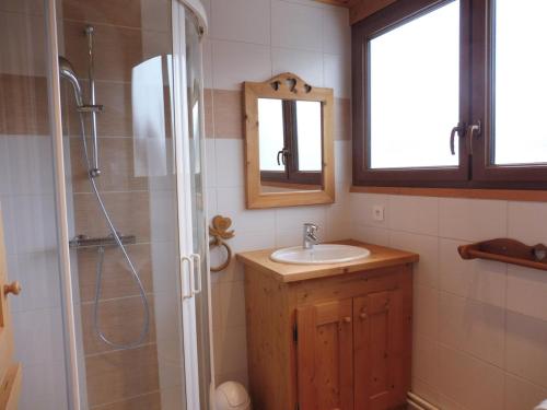 Koupelna v ubytování Appartement Cozy 2 Pièces Cabines à 300m des Pistes - 6 Pers - Crest-Voland - FR-1-595-85