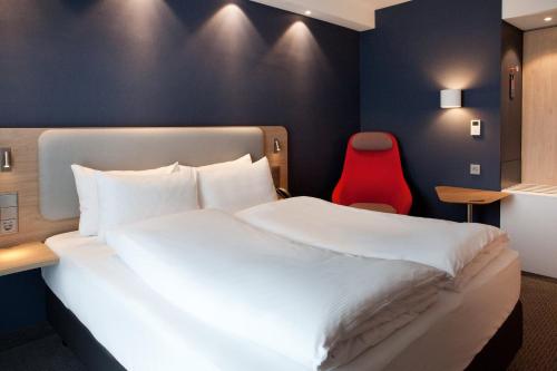 Holiday Inn Express Munich - Olympiapark, an IHG Hotel Image