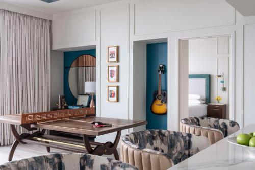 Hyatt Centric Downtown Nashville Image