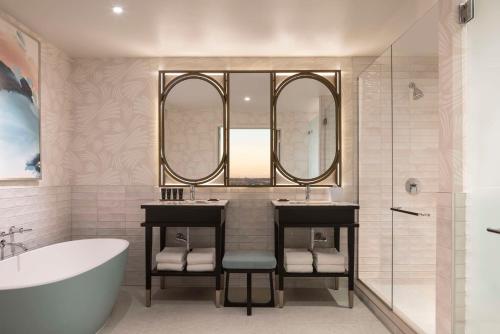 Hyatt Centric Downtown Nashville Image