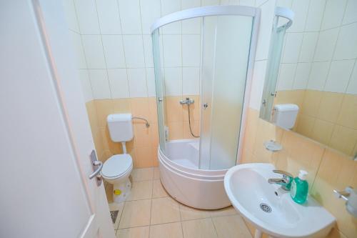 Koupelna v ubytování Hotel SLJIVNO