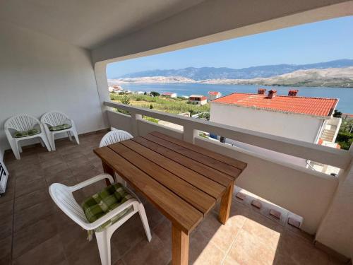 Foto dalla galleria di Apartmani Pavić a Pag