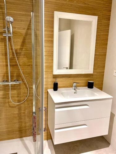 Apartamento Luz de Conil AIRE ACONCIONADO Y WIFI -SOLO FAMILIAS O PAREJA- NO ACEPTAMOS GRUPOS-