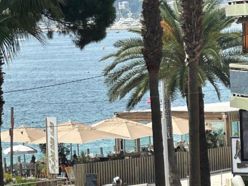 Impeccable 3 pièces 80m2 double balcons,proche mer Juan les pins proche Cannes
