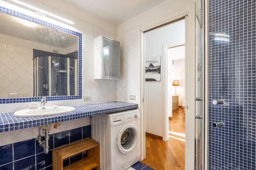 GuestHost - Florence Statuto Apartment with Small Courtyard