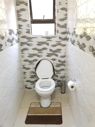 Ένα μπάνιο στο Pinto City Motel