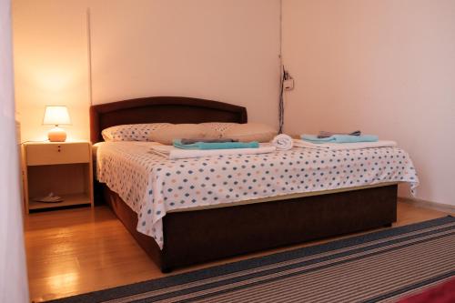Guesthouse "INES"にあるベッド