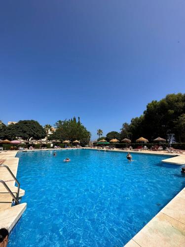 COSTA DEL SOL INN Apartments