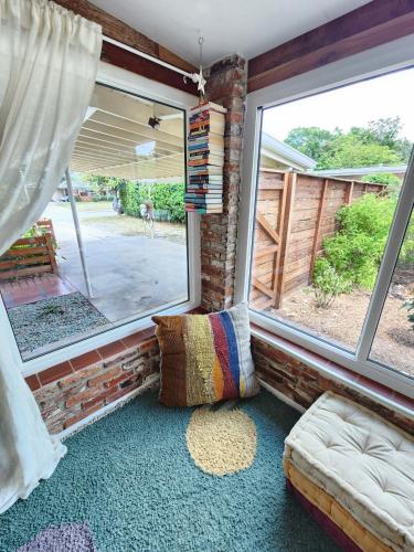 Ruang duduk di GardenHouse @AudubonPark Sleeps 8