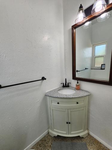 Gambar di galeri bagi GardenHouse @AudubonPark Sleeps 8 di Orlando
