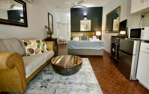 Hideaway Noosa Men Only Beach Resort – Photos 3
