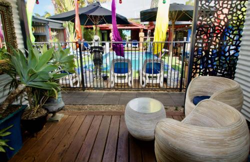Hideaway Noosa Men Only Beach Resort – Photos 4