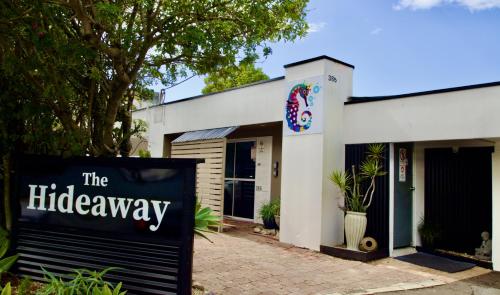 Hideaway Noosa Men Only Beach Resort – Photos 5
