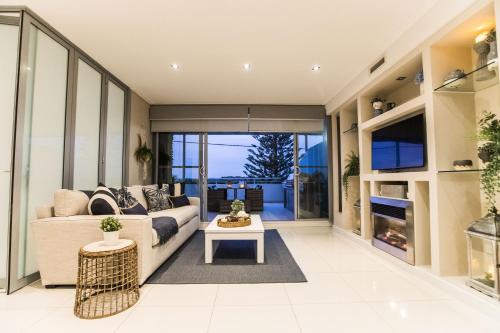 Χώρος καθιστικού στο Lakeview luxury apartment
