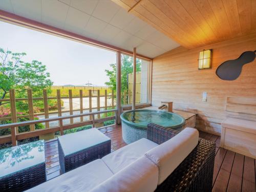 Un balcón o terraza de Awara Onsen Matuya Sen Sen
