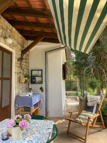 Maslinica, otok Šolta, whole house with teracce