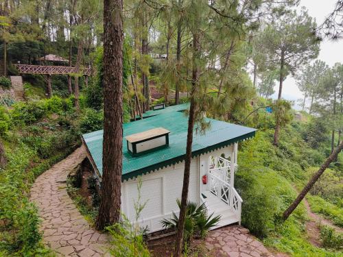 Zahrada ubytování Kasauli Hills Resort