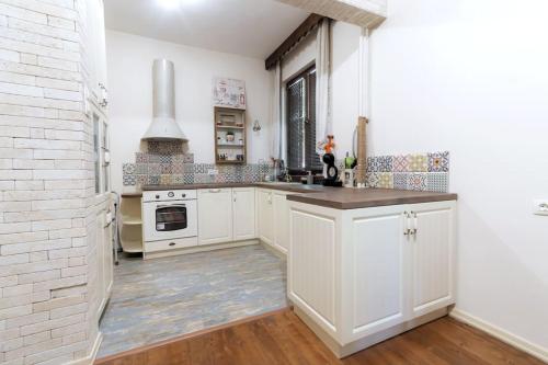 Top Center Relax, NDK & Vitoshka str, FREE Secured parking