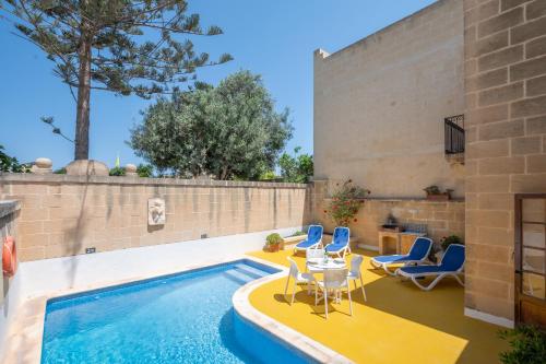 La alberca dentro o cerca de Gozo Escape