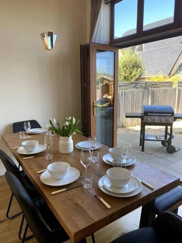Φωτογραφία από το άλμπουμ του Stylish contemporary seaside holiday home with 5 bedrooms, sea view, parking and EV point σε Kent