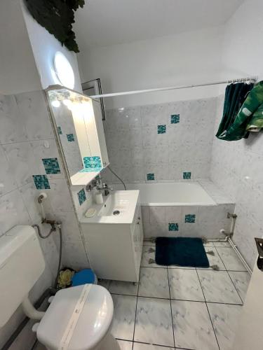 Ванна кімната в Picadilly Apartment