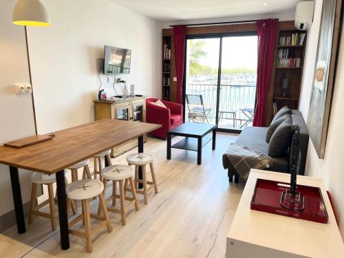 Charmant P2 Cabine, vue exceptionnelle sur le port