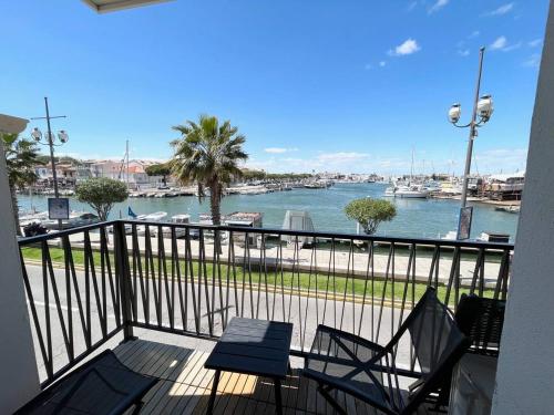 Charmant P2 Cabine, vue exceptionnelle sur le port