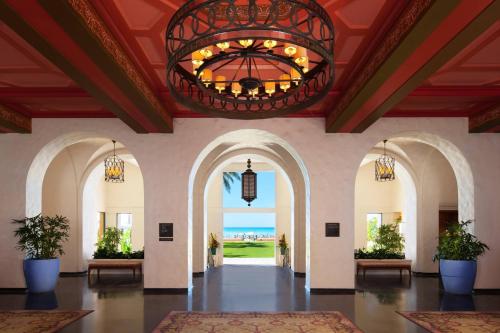 Ο χώρος του λόμπι ή της ρεσεψιόν στο The Royal Hawaiian, A Luxury Collection Resort, Waikiki