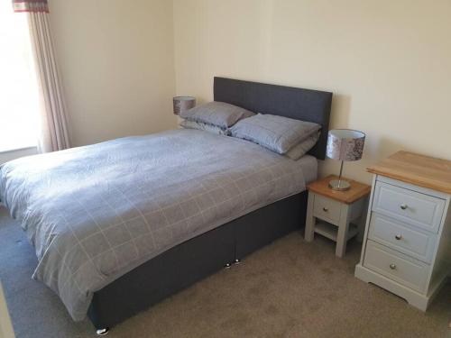 Gallery image of large comfortable 1st floor apartment with private yard in Longtown