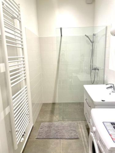 Brand New & Spacious Apartment in the City Centre