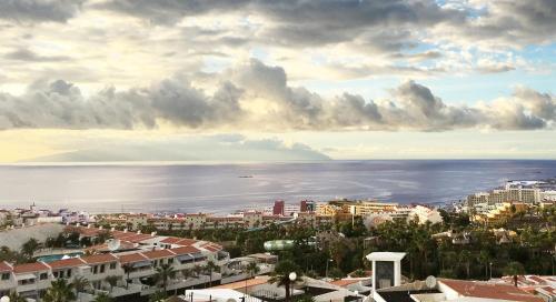 Penthouse 3 bedrooms, ocean view, near Siam Park