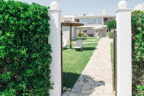 a garden view from the backyard of a house at Villa Mare in Mákri