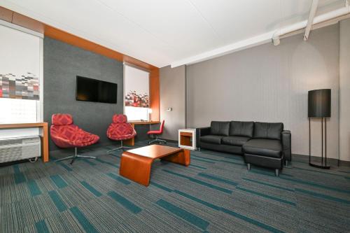 Aloft Charlotte City Center Image