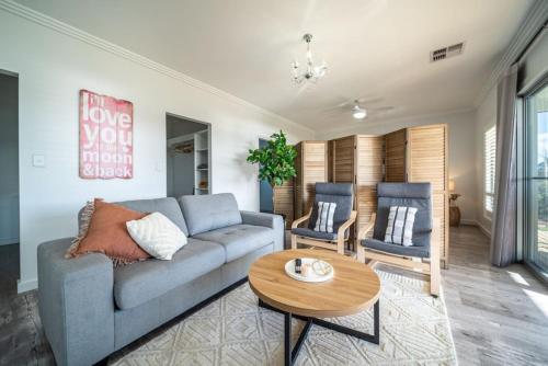 Χώρος καθιστικού στο Riverglades View Riverglades