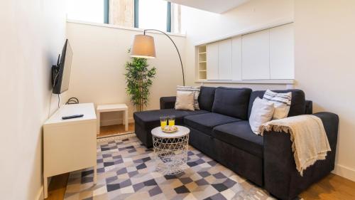 Modern Duplex near Fontainhas by LovelyStay