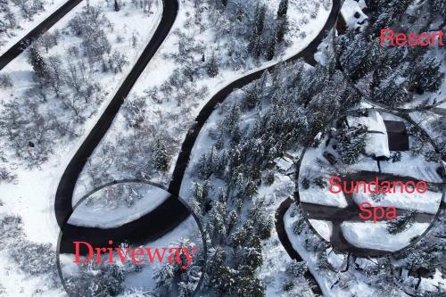 Sundance A-Frame 5 Min Walk to Resort & XL Hot Tub v zimě