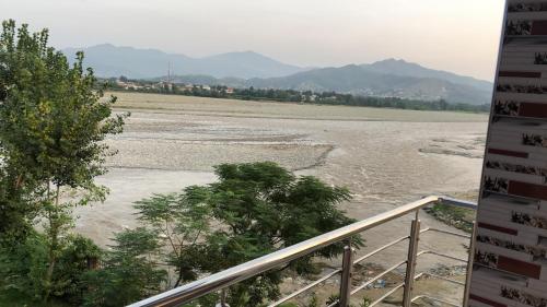 Gambar di galeri bagi River Breeze Hotel Swat di Sangota