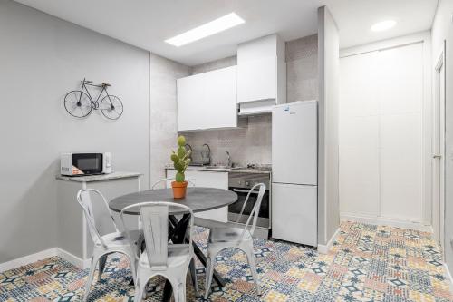 Kuchyň nebo kuchyňský kout v ubytování Cerca Santiago Bernabéu - Apartamento TORRE PICASSO
