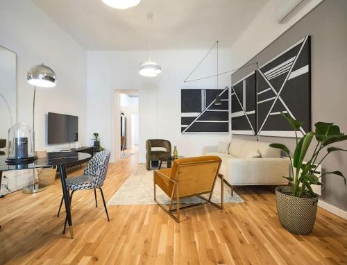 Agravista Main Square Residence by Irundo