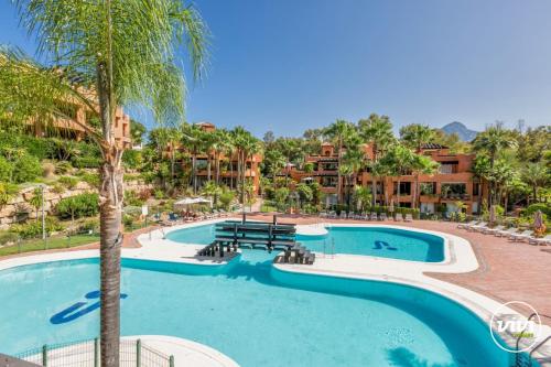 ViVi Homes - Boho Sunrise Alminar Pool, Garden & Terrace