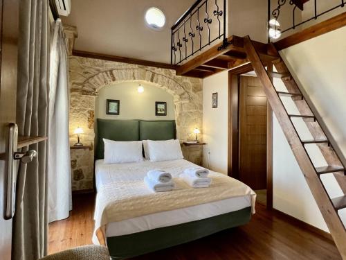 Кровать или кровати в номере Villa Avra Vrisses Crete