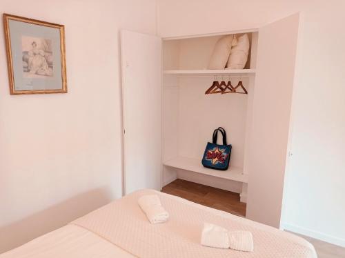 Ліжко або ліжка в номері Appartement de charme à Digoin