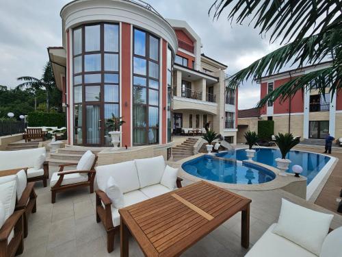 Πισίνα στο ή κοντά στο Hotel Bohemi