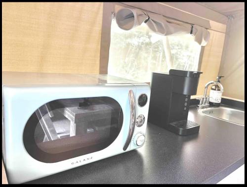 Dapur atau dapur kecil di Firefly Season Glamping