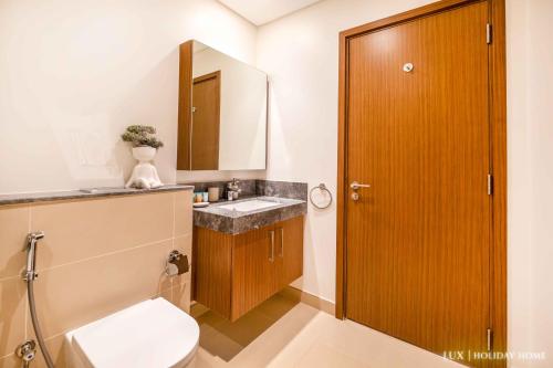 Koupelna v ubytování LUX 52 42 Deluxe Marina View Suite 2