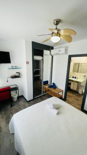 Bajondillo Beach Cozy Inns