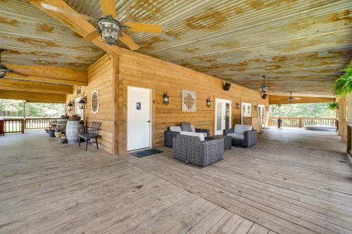 Φωτογραφία από το άλμπουμ του Charming Texarkana Home Lake and Pool Access! σε Texarkana