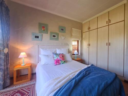 Cama o camas de una habitación en Milky Way: Home with large garden, firepit & stars